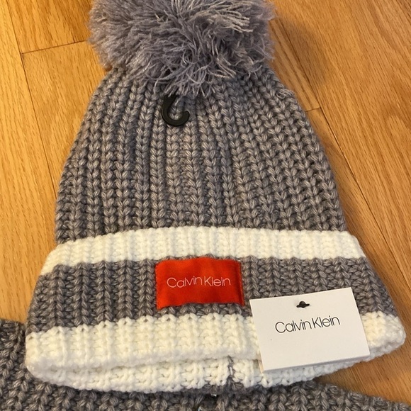 NEW Calvin Klein hat set - Picture 2 of 3